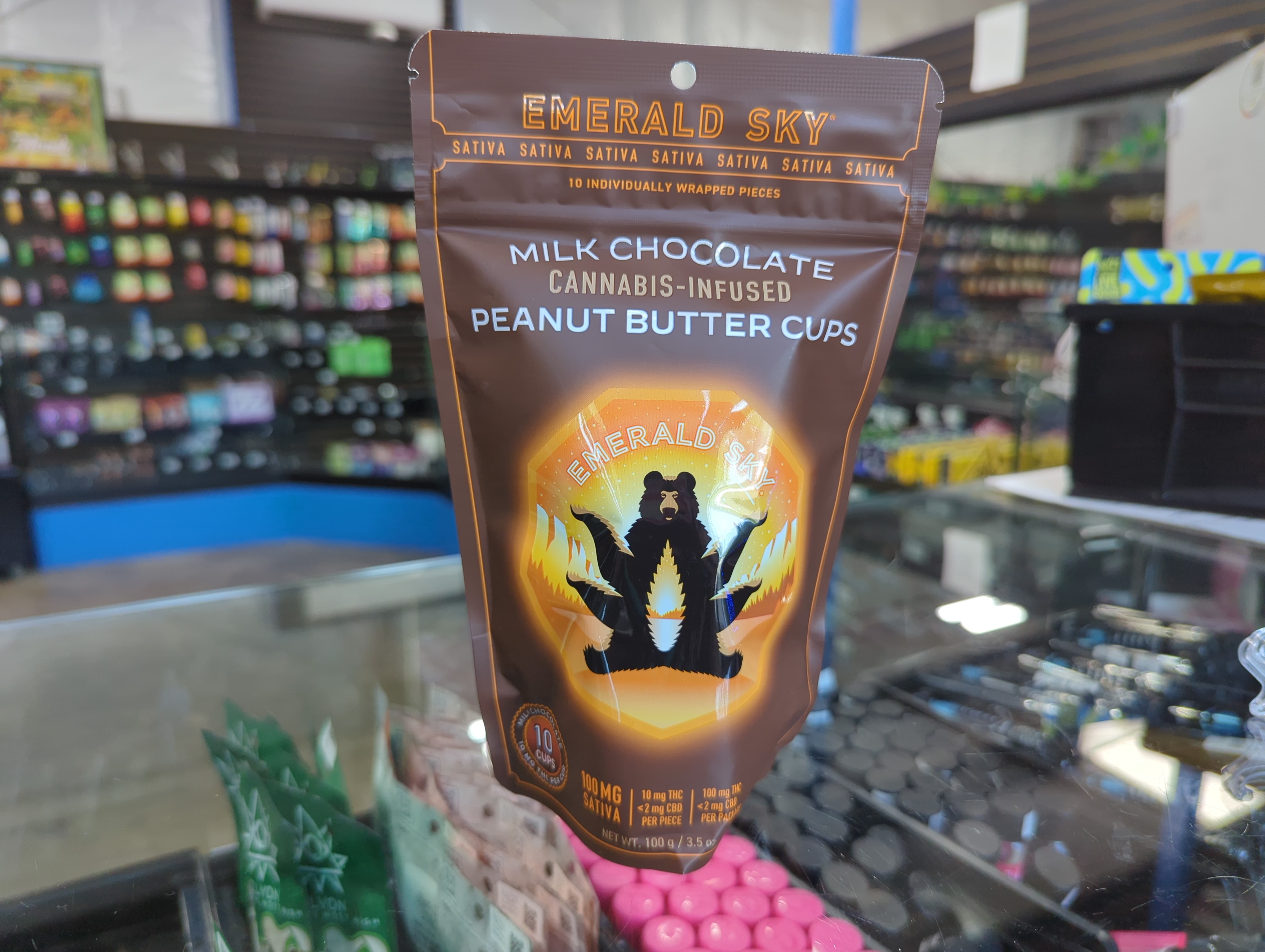 Emerald Sky Peanut Butter Cups Sativa Milk Chocolate 100mg Edibles ...