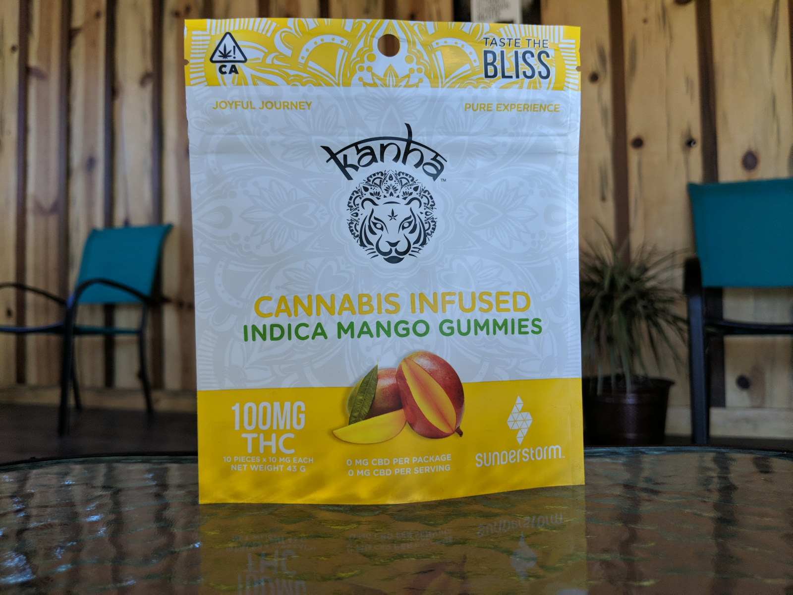 Kanha gummies Indica mango 100mg THC 