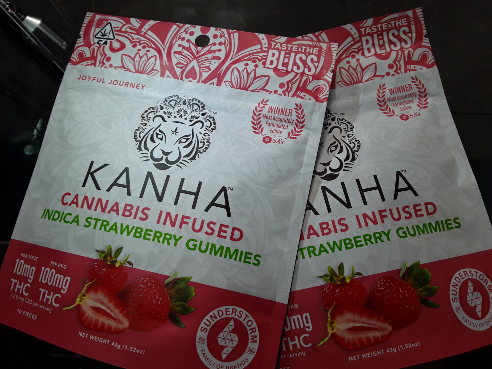 Kanha Strawberry Gummies 100mg