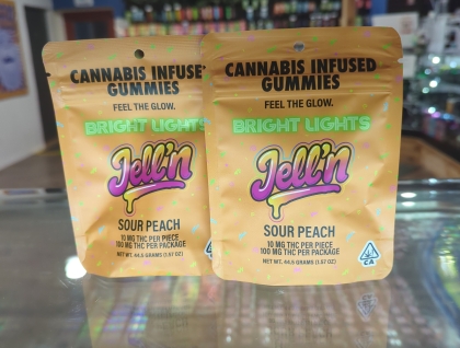 BRIGHT LIGHTS Sour Peach 100mg Gummies