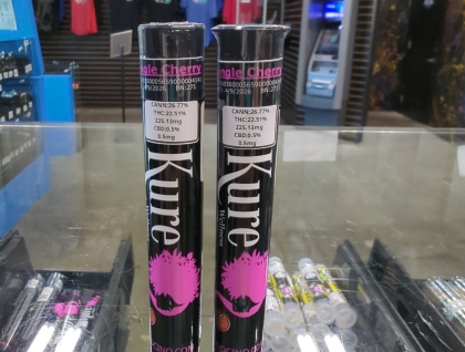Kure Triangle Cherry 1g Preroll