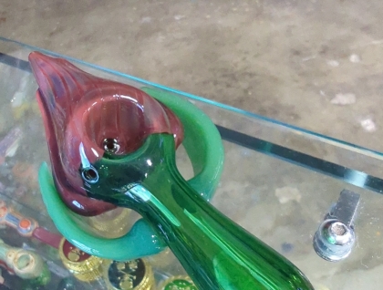 Strawberry Leaf Handpipe