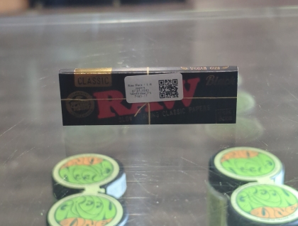 Raw Black 1 1/4 papers
