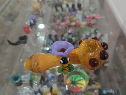 Flower Bee Hand Pipe