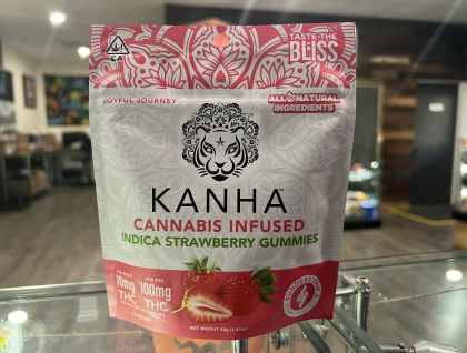 Kanha Strawberry Gummies 100mg THC