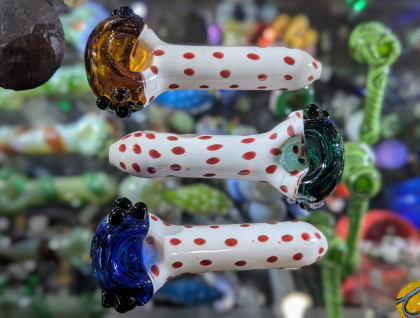 White Color W/ Doted Heavy Duty Handpipe