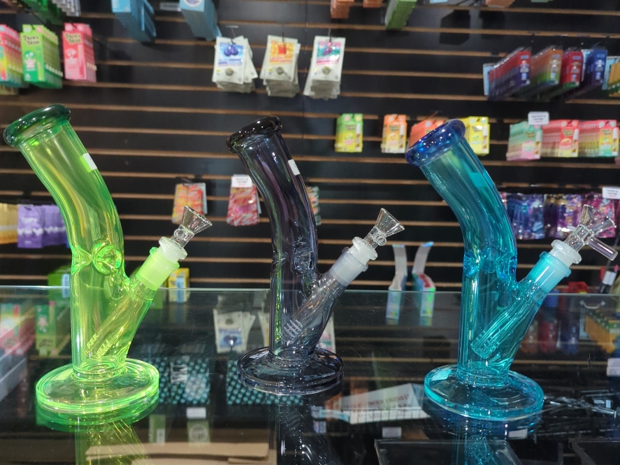 colored glass on glass curved 8.5 waterpipe 1g Glass