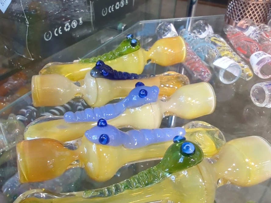 4" Color Changing Gold Fumed Critter Glass Chillum