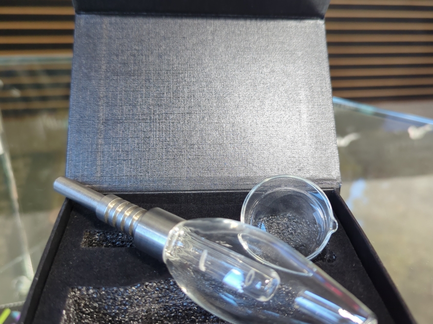 Mini Nector Collector With A Metal Piece(267)
