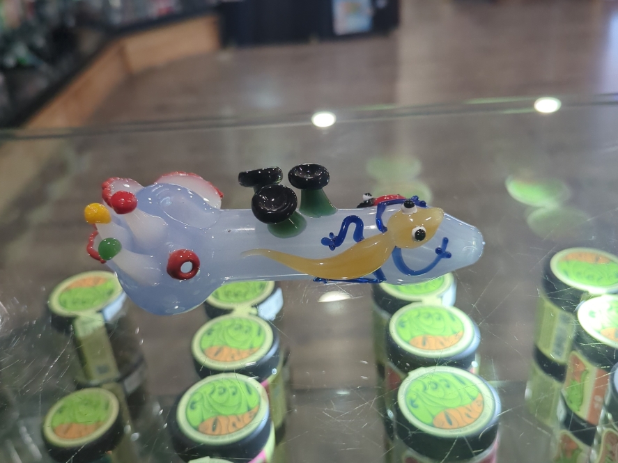 Mushrooms and crawlies hand pipe