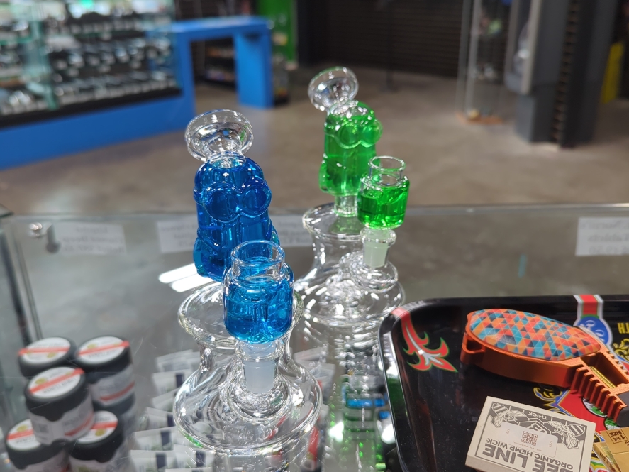 6.5" Fluid-Filled Minion Glass on Glass Beaker Water Pipe