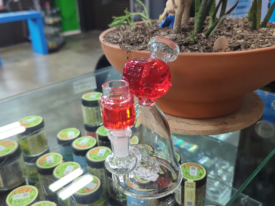 6" Fluid Filled Yoda Glass on Glass Beaker Water Pipe