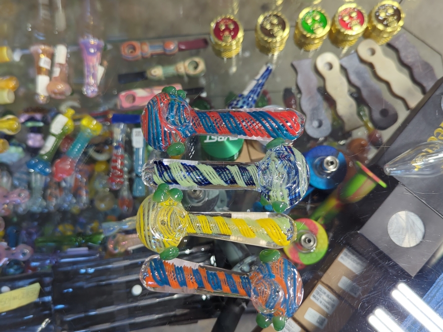4" Clear Spiral Striped Glass Pipe