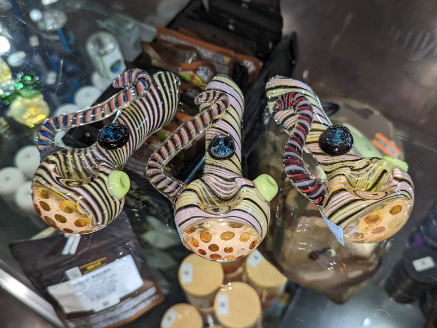 Fumed Swirl Dicro Horn Handpipe