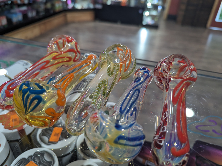 Fumed multicolor linework pipe