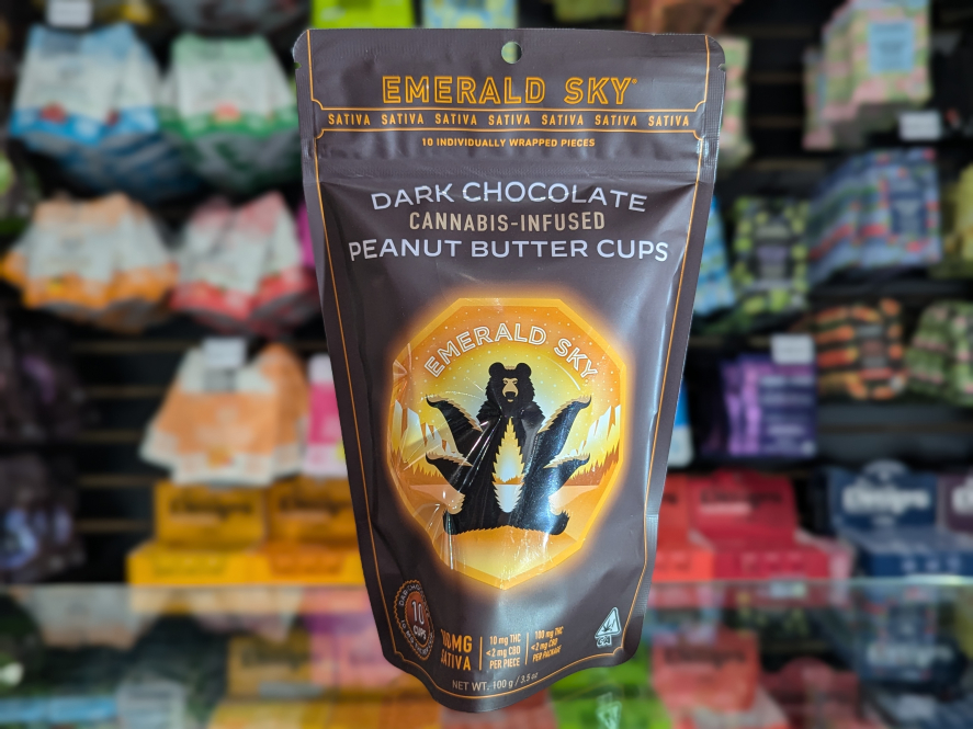 Emerald Sky Peanut Butter Cups Sativa Dark Chocolate 100mg Edibles