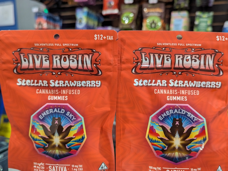 Emerald Sky Stellar Strawberry 100mg  Live Rosin Edibles